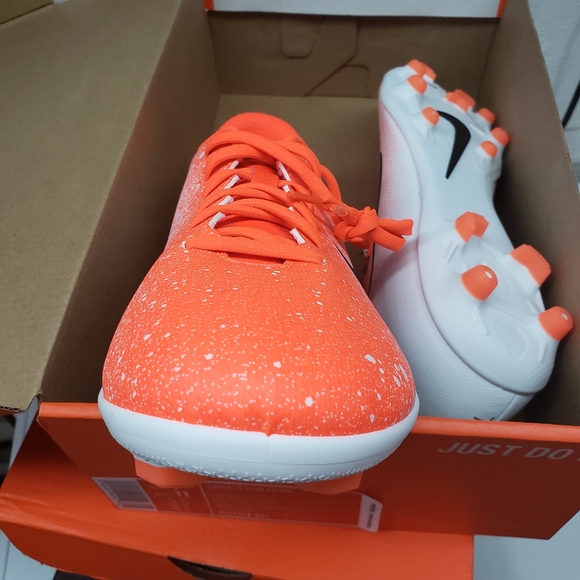 Nike Mens Vapor 12 Club FG/MG Crimson Soccer Cleat - Picture 5 of 7